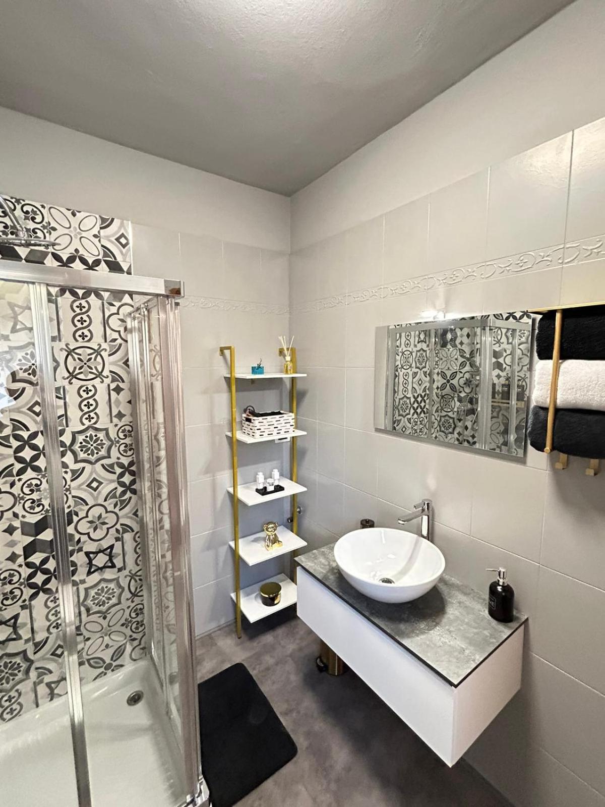 Suite 31 - Apartment Ровиго Екстериор снимка